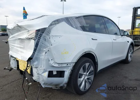 2020 Tesla Model Y Long Range Dual Motor All-Wheel Drive from USA, damaged, VIN 5YJYGDEE3LF052822